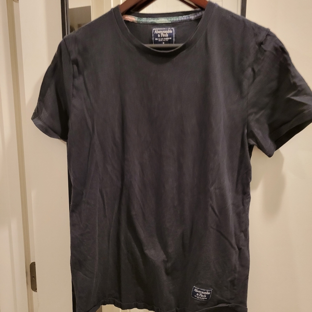 Mens Abercrombie & Fitch Curved Hem T-Shirt Size Medium